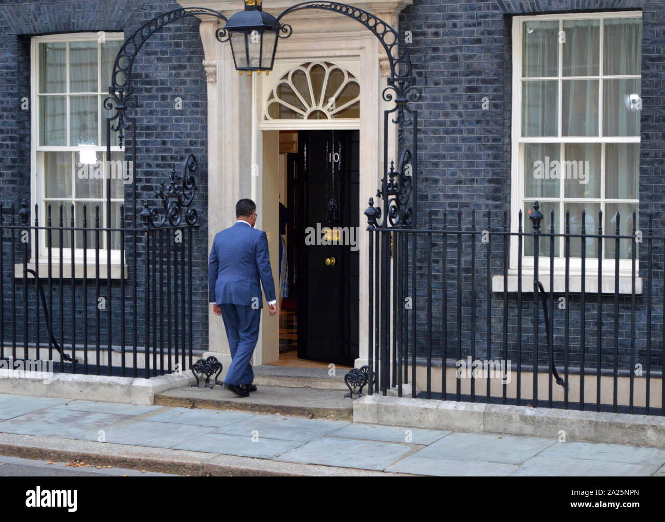 Alok Sharma; britischen konservativen Politiker, kommt an der Downing Street Nummer 10 als Minister für Internationale Entwicklung unter Boris Johnson ernannt zu werden. Stockfoto