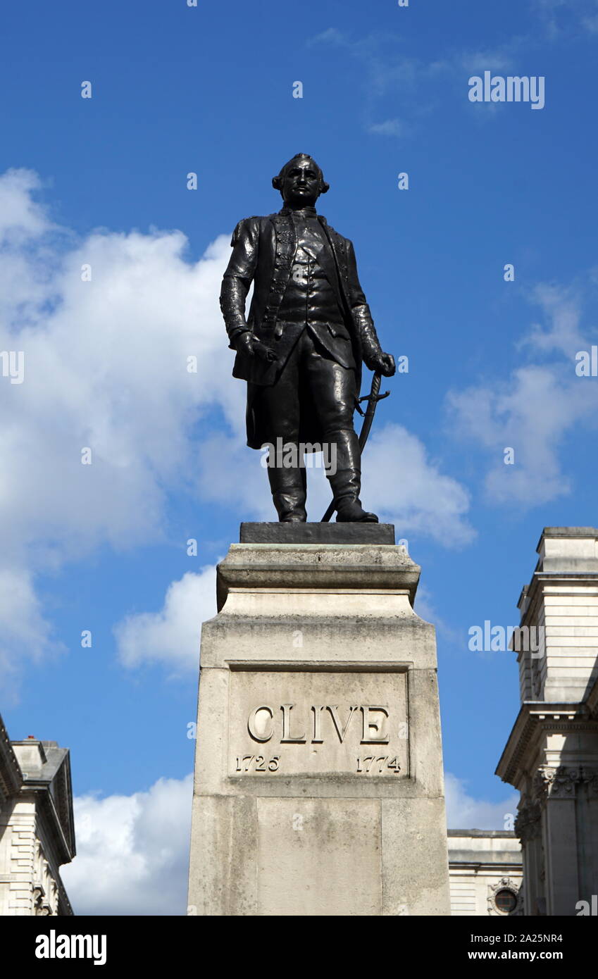 Statue von Major-general Robert Clive. major-general Robert Clive, 1. Baron Clive (1725-1774) ein britischer Offizier und Privateer, der die militärische und politische Vorherrschaft der East India Company in Bengalen etabliert. Stockfoto
