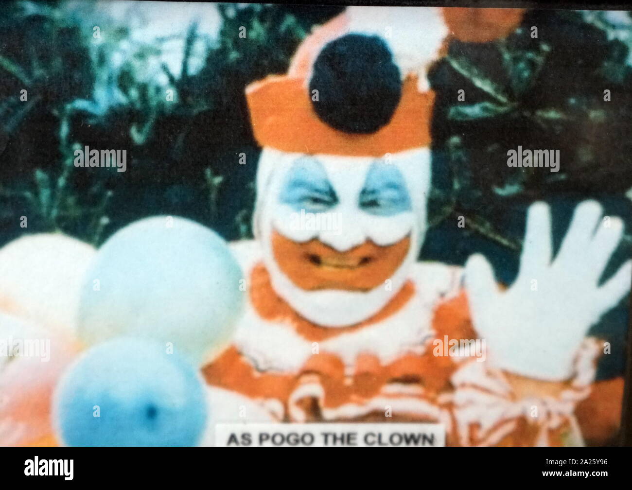 Farbfoto von John Wayne Gacy als Pogo der Clown. John Wayne Gacy Jr. (1942-1994) ein US-amerikanischer Serienmörder und Vergewaltiger in den 1970er Jahren. Stockfoto