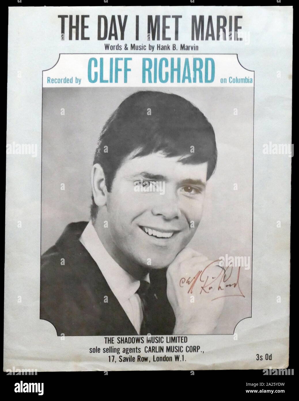 Notieren Sie die Abdeckung des Cliff Richard "Der Tag traf ich Marie" unterzeichnet. Cliff Richard (1940 -) ein britischer Pop Sänger, Musiker, Performer, Schauspieler und Philanthrop. Stockfoto