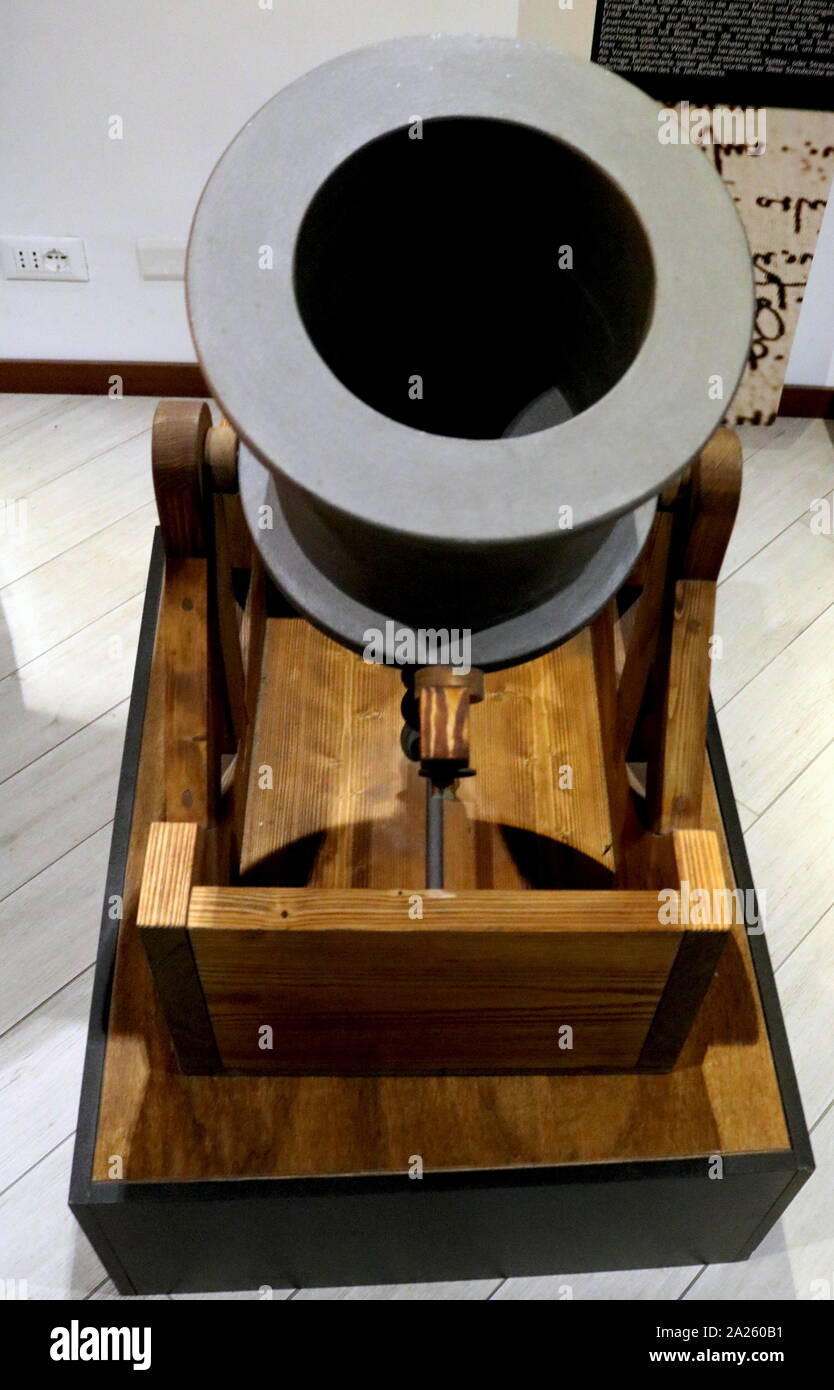 Leonardo da Vinci's Fragmentierung Bombe Mörtel oder Canon. Re-Bau aus einer Zeichnung im Codex Atlanticus, Folio 33r. Italienischen universalgelehrten Leonardo da Vinci (1452-1519) Stockfoto