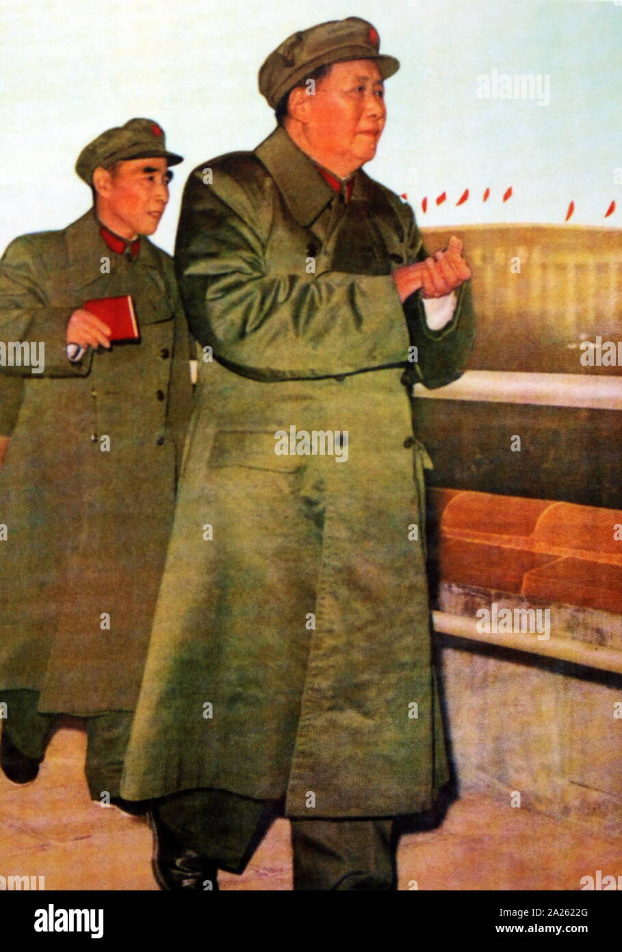 Lin Biao mit Mao Zedong (Chinesische Führer), 1967. Lin Biao (1907 - 1971). Lin wurde bei der Schaffung der Grundlagen für Maos Personenkult instrumental, und war in der Kulturrevolution durch genannt werden Maos Nachfolger bestimmt belohnt. Lin starb am 13. September 1971. Stockfoto