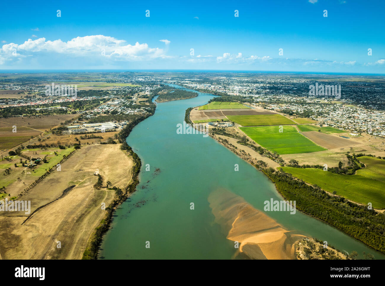 Luftaufnahme von Bundaberg, Queensland, Australien mit der Burnett River Stockfoto