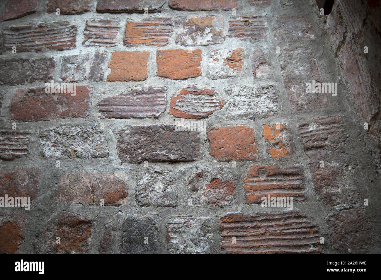 Hand aus mittelalterlichen Ziegelsteinen, Schloss Wawel in Krakau, Polen Stockfoto