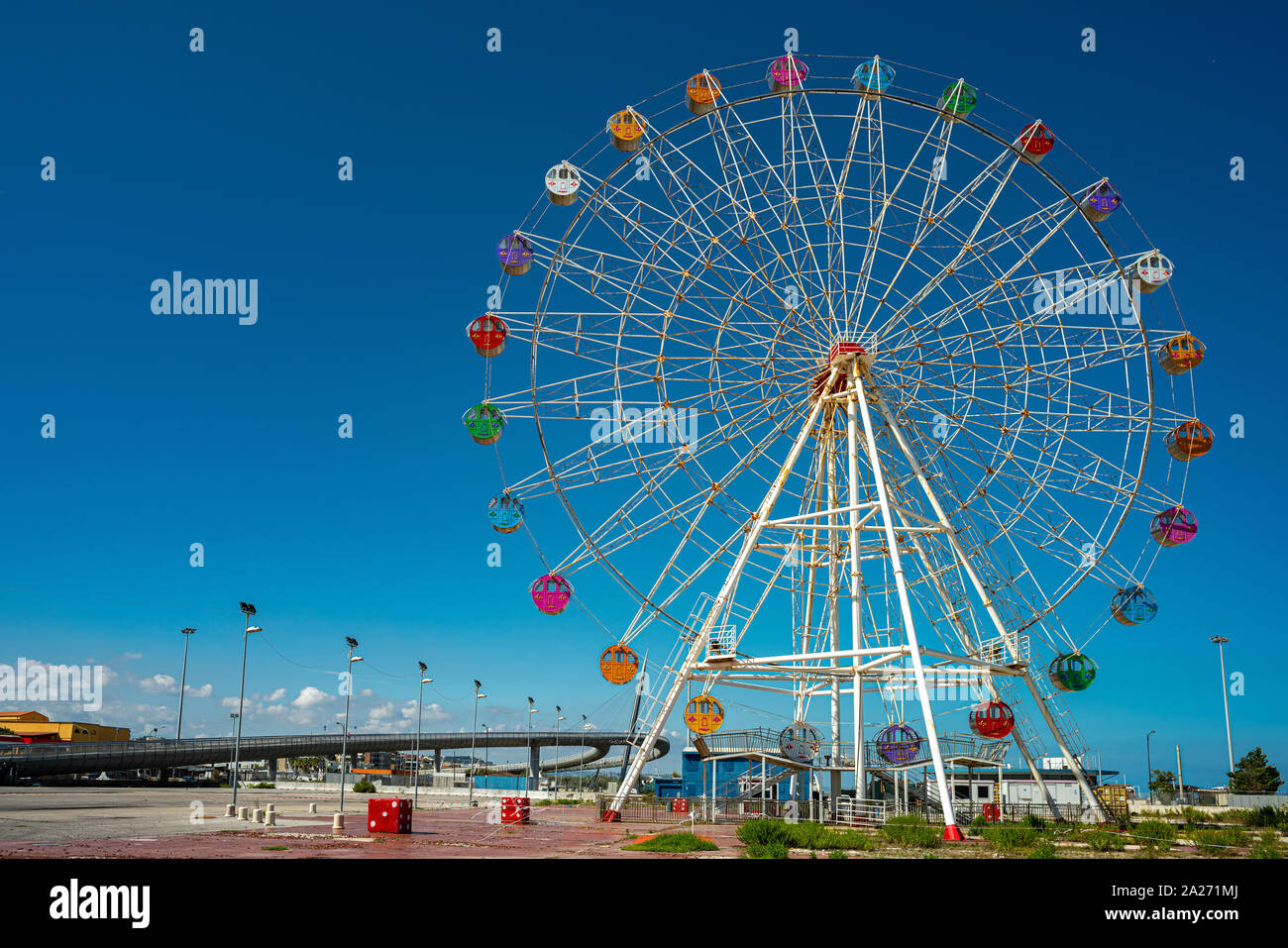 Riesenrad in der Nähe des Strandes in Pescara Stadt Stockfoto
