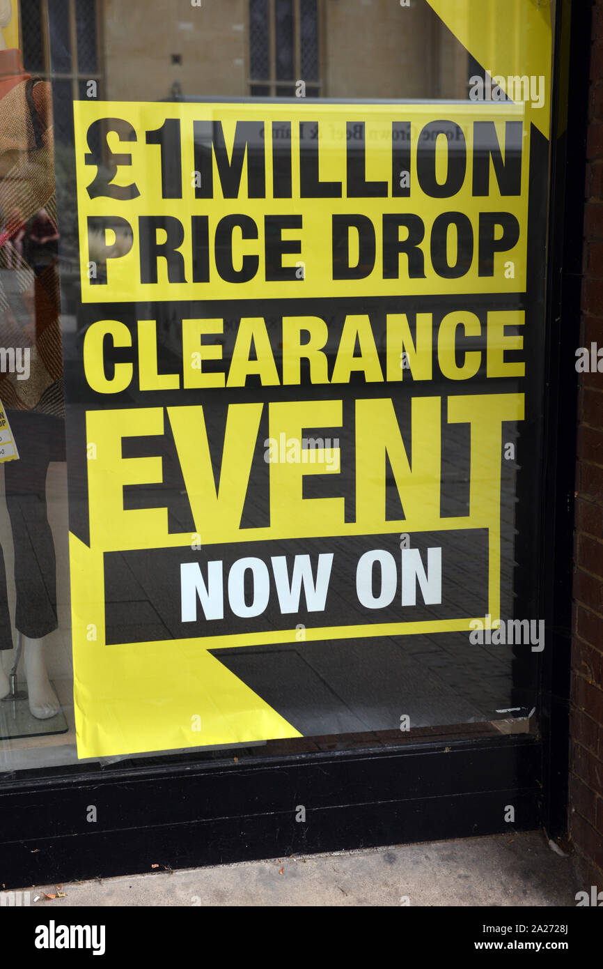 Ein Zeichen der Werbung für ein 1 Million £ Abstand bei Beales Kaufhaus in Bedford, Bedfordshire, Großbritannien. Stockfoto