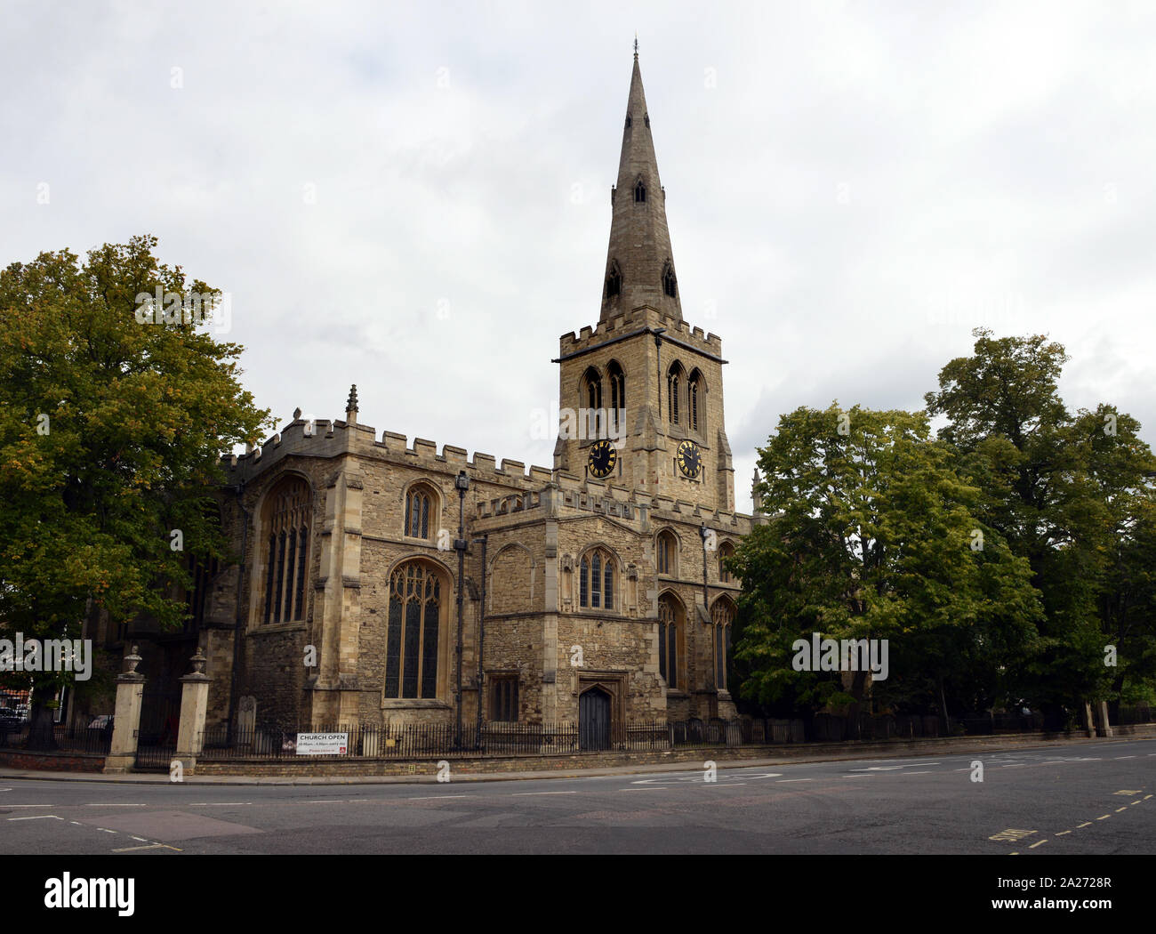 St Paul's Kirche, Bedford, eine Pfarrkirche in der katholischen Tradition der Kirche von England, im Herzen des belebten Marktes Stadt. Stockfoto