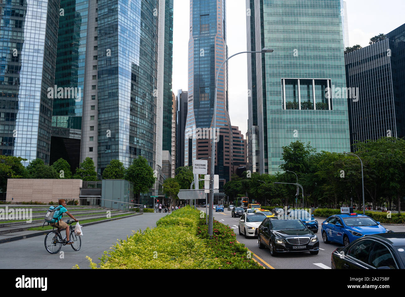 23.05.2019, Singapur, Singapur - Nach der Arbeit Verkehr vor dem Hintergrund der Wolkenkratzer im Geschäftsviertel von Marina Bay. 0 SL 190523 D004 CAROE Stockfoto