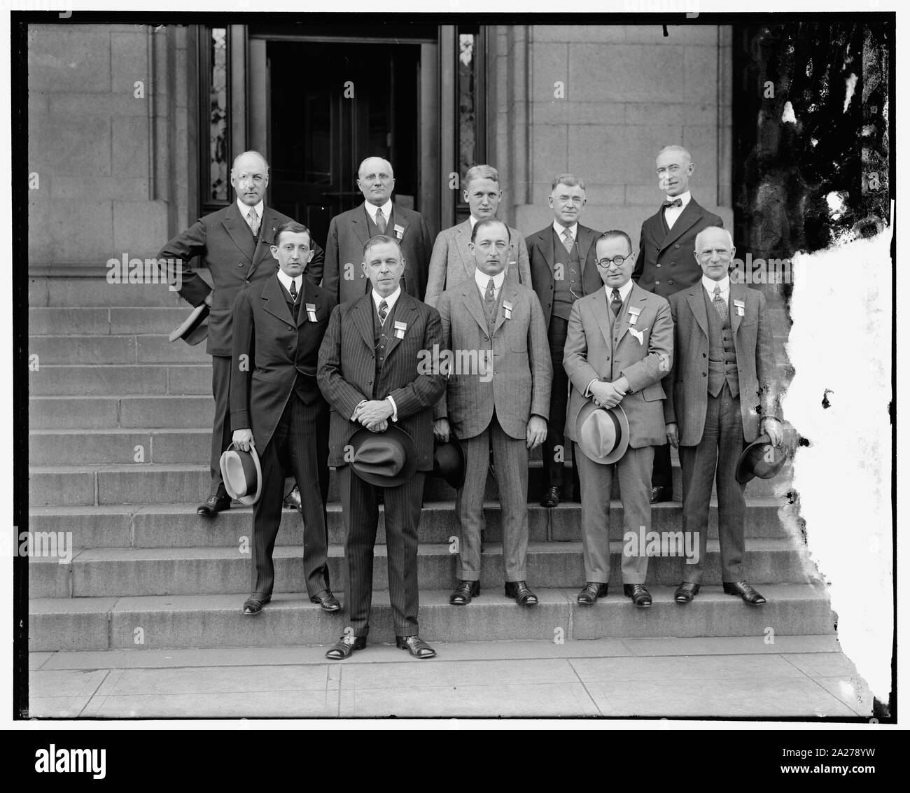 Postmaster General wird Hays mit seinen vier Assistenten. L und R, Nicht identifizierte, erster Assistent Postmaster General Hubert Arbeit; 2. der Assistent Postmaster General E.H. Shaugnnessy; Dritte Assistant Postmaster General W. Irving Glover; Vierte Assistant Postmaster General Harry H. Hillany. Hintere Reihe: W. Mooney; Rush D. Simmons; G.W. Perkins; T.L. Edwards Degman; John H. Stockfoto