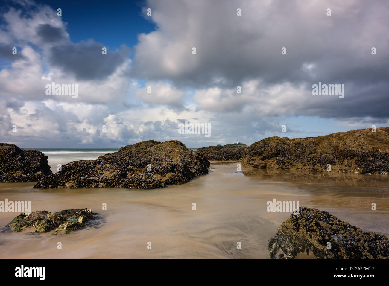 Godrevy Beach und Leuchtturm an der Südwestküste in Cornwall. Stockfoto