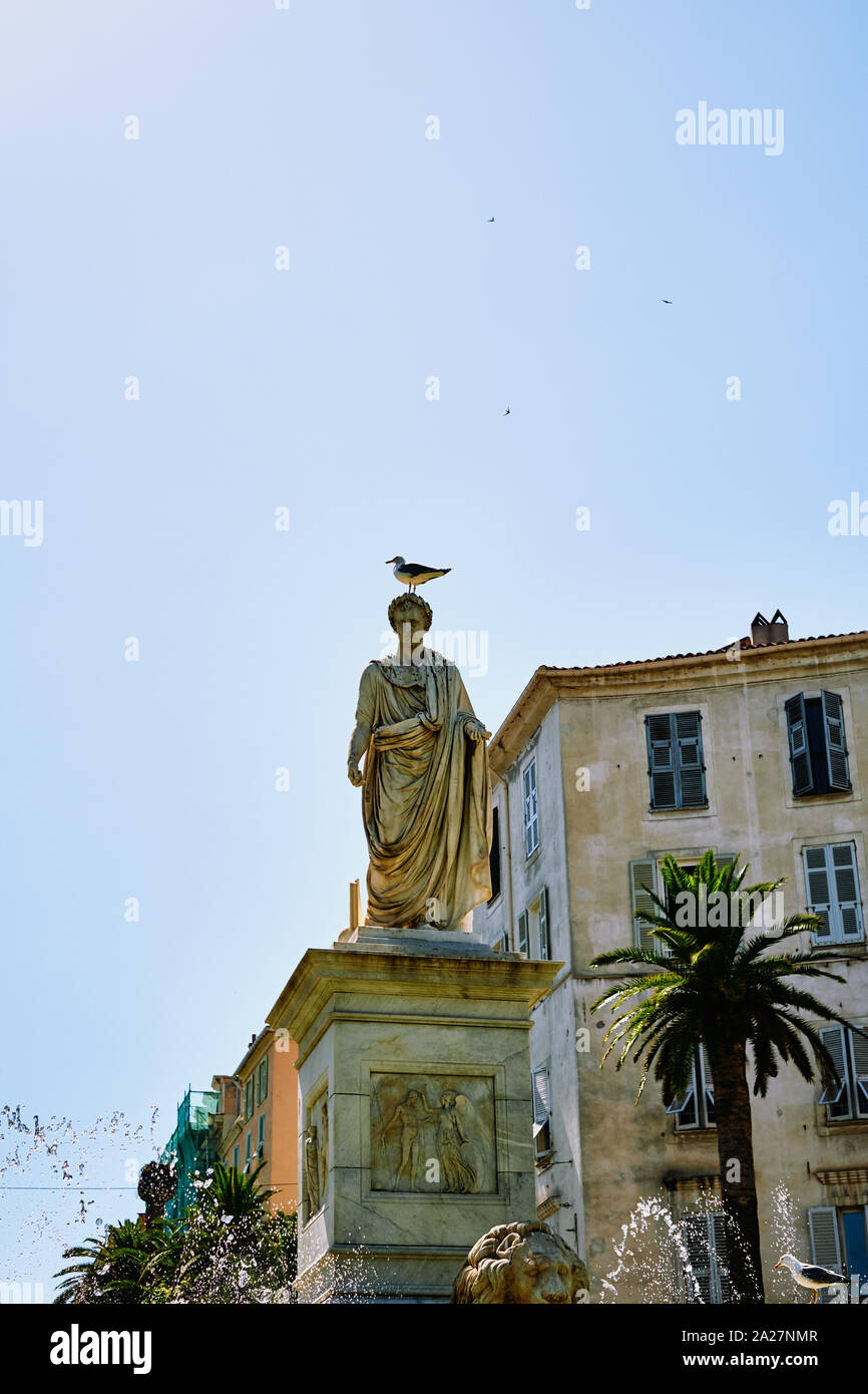 Die Statue von Napoleon als Erster Konsul in Place Foch Piazza in Ajaccio Corse-du-Sud Korsika - Korsika Ajaccio Stockfoto