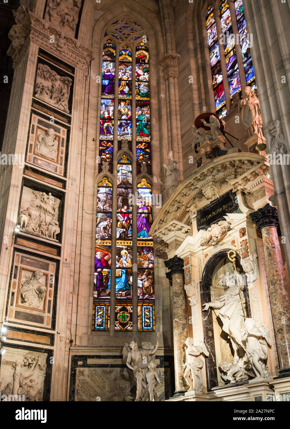 Kirchenfenster von Mailand Catehdral in Italien Stockfoto