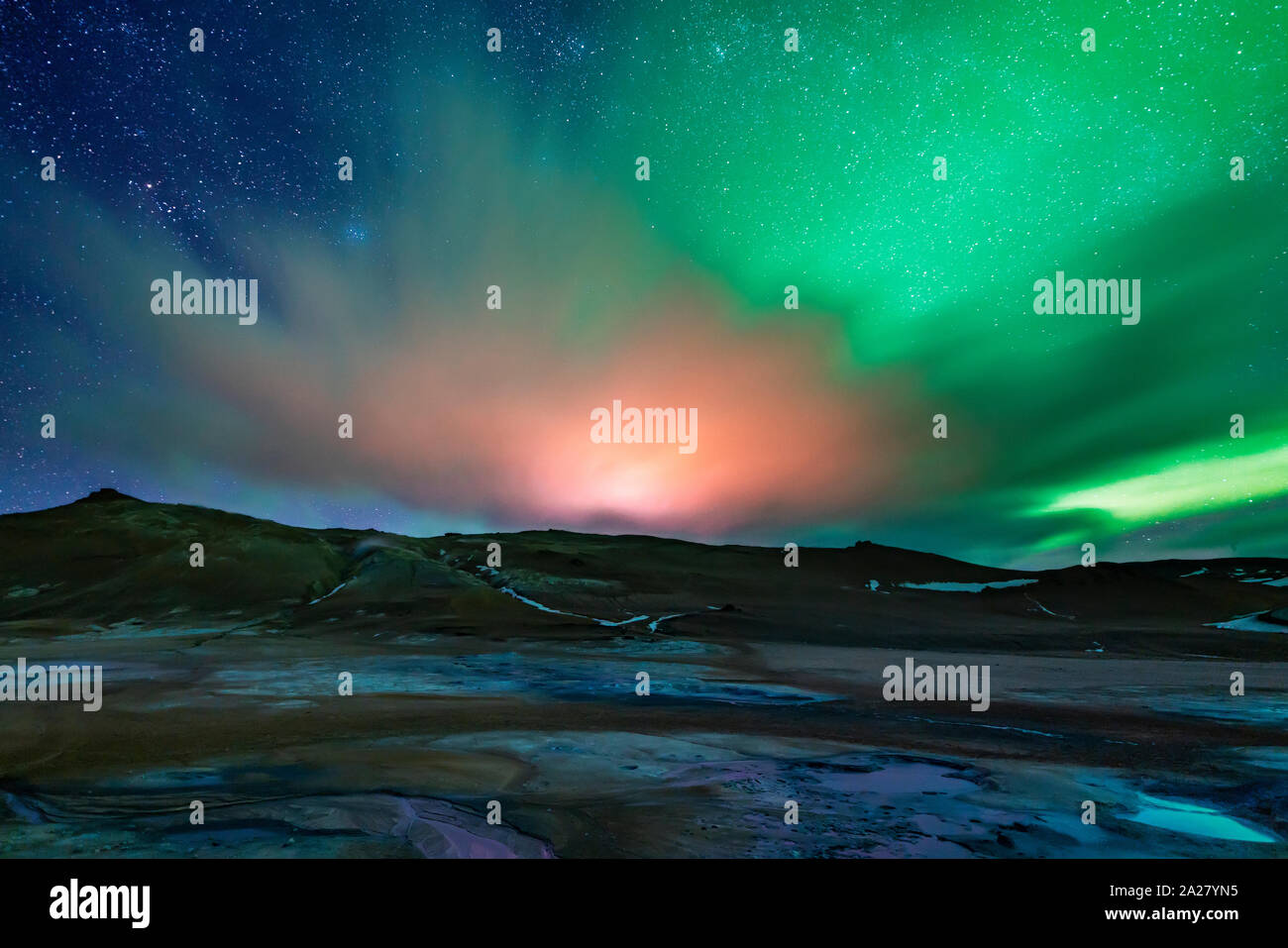 Aurora Borealis - Leirhnukur Geothermie hot spring, Island Stockfoto