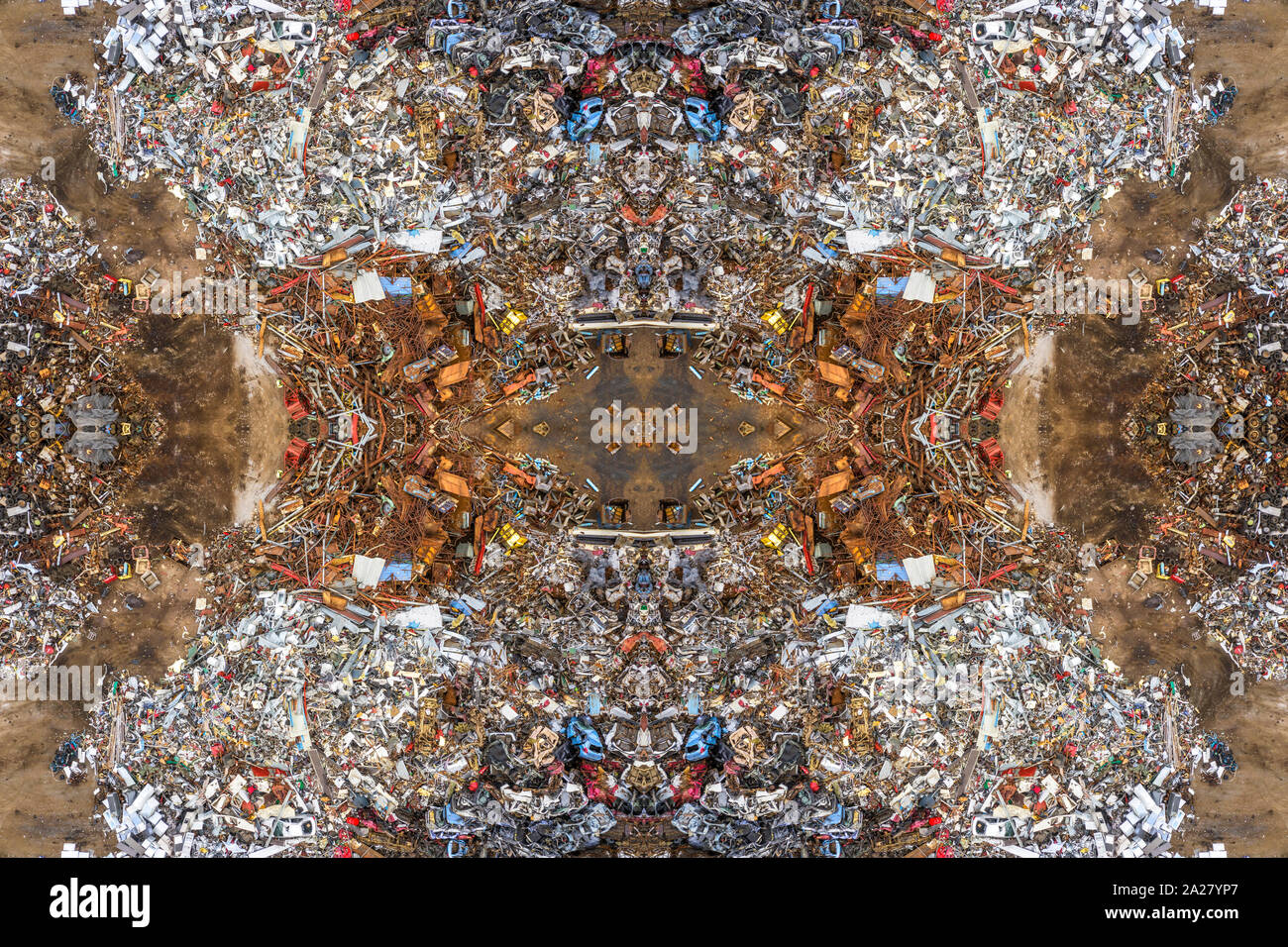 Metall recylcing Zentrum, Island. Digital Composite - Spiegelbild. Stockfoto