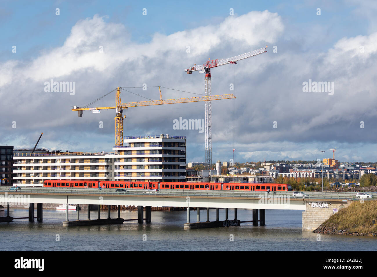 Bauarbeiten geht aktiv auf die neuen Kalasatama Geschäfts- und Wohnviertel von Helsinki, Finnland. Stockfoto