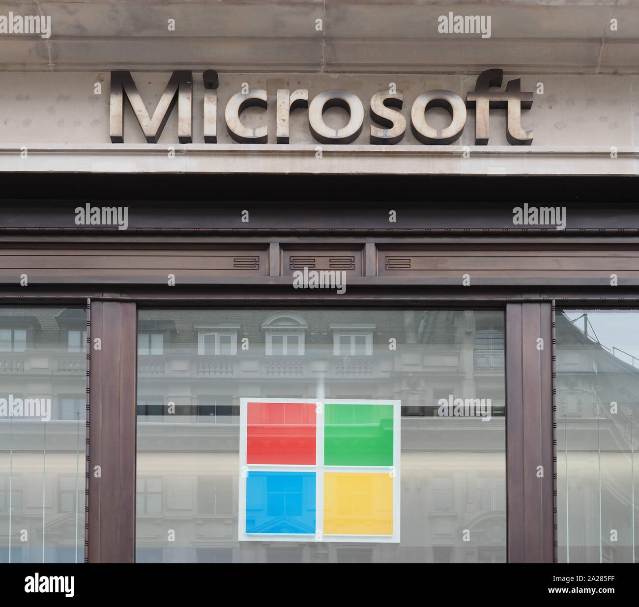 LONDON, GROSSBRITANNIEN - ca. September 2019: Microsoft Storefront Stockfoto