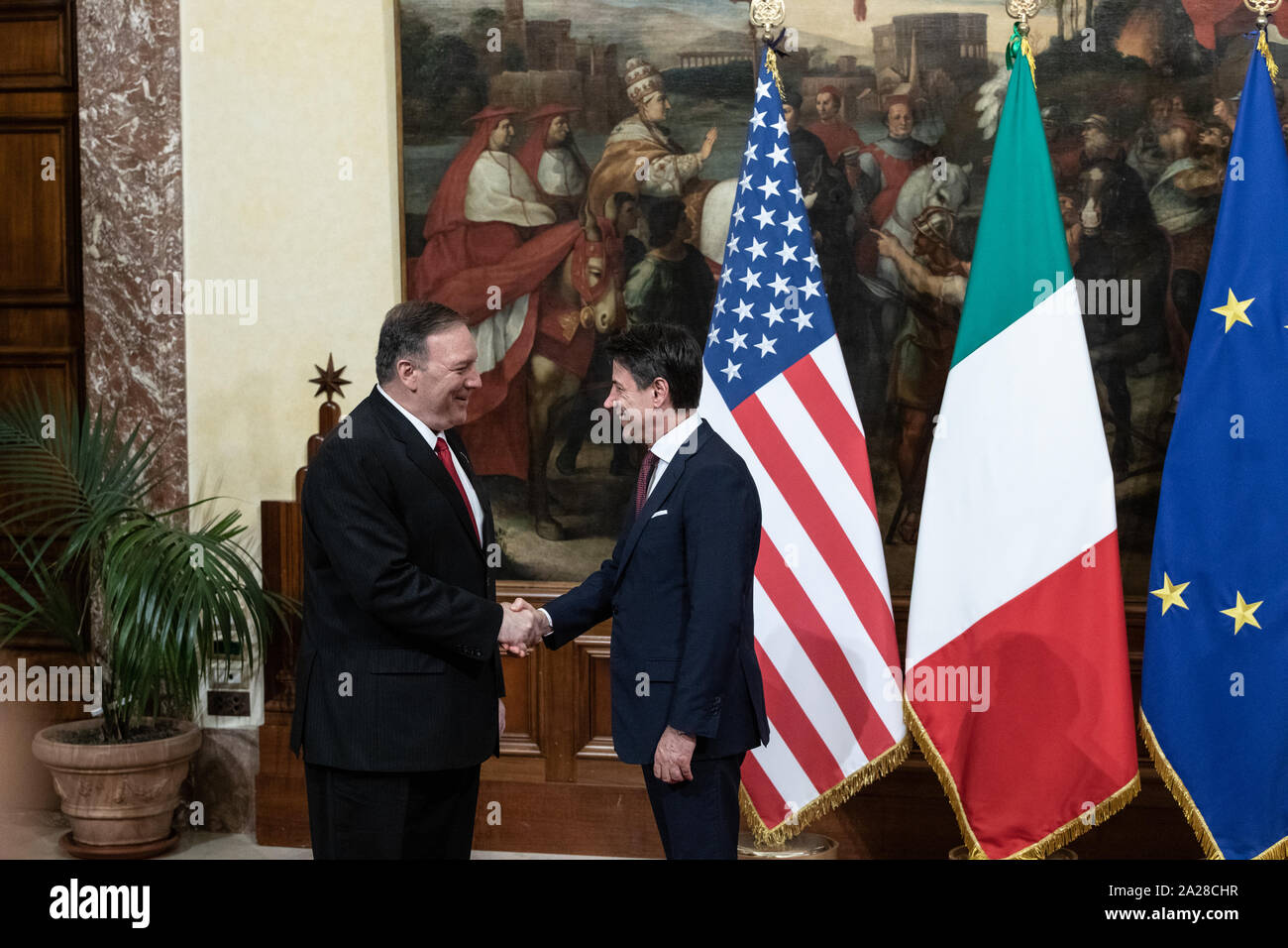 Rom, Italien. 01 Okt, 2019. Ministerpräsident Giuseppe Conte (R) trifft mit US-Außenminister Michael Richard Pompeo (L) im Palazzo Chigi. Credit: SOPA Images Limited/Alamy leben Nachrichten Stockfoto