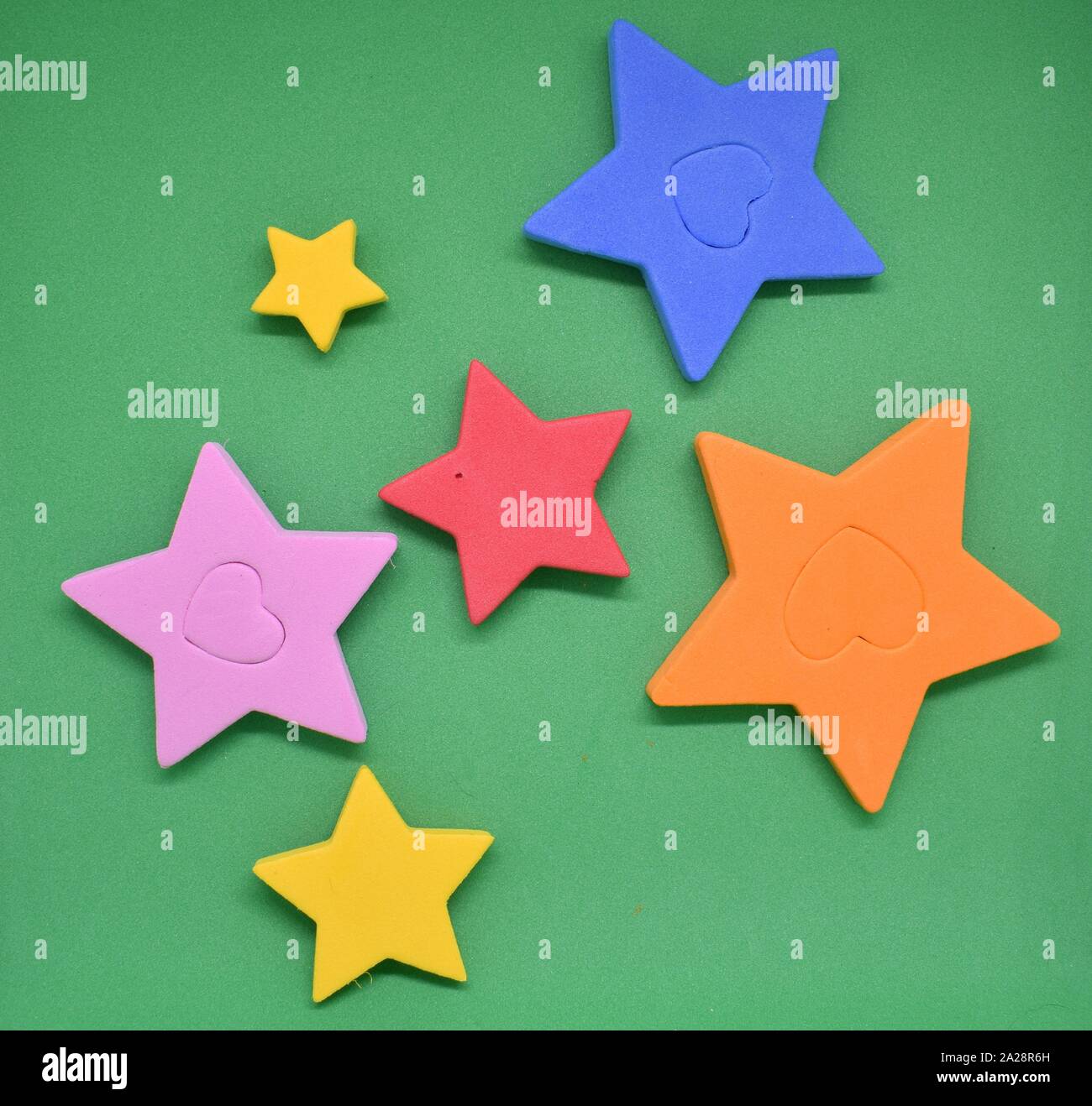 Texturierte grüner Hintergrund für Karte oder Webanwendung mit Eva Gummi zahlen Stockfoto