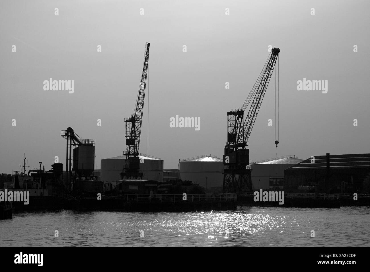 Docks, Industrie auf den Manchester Ship Canal, Salford Quays, Manchester, UK Stockfoto