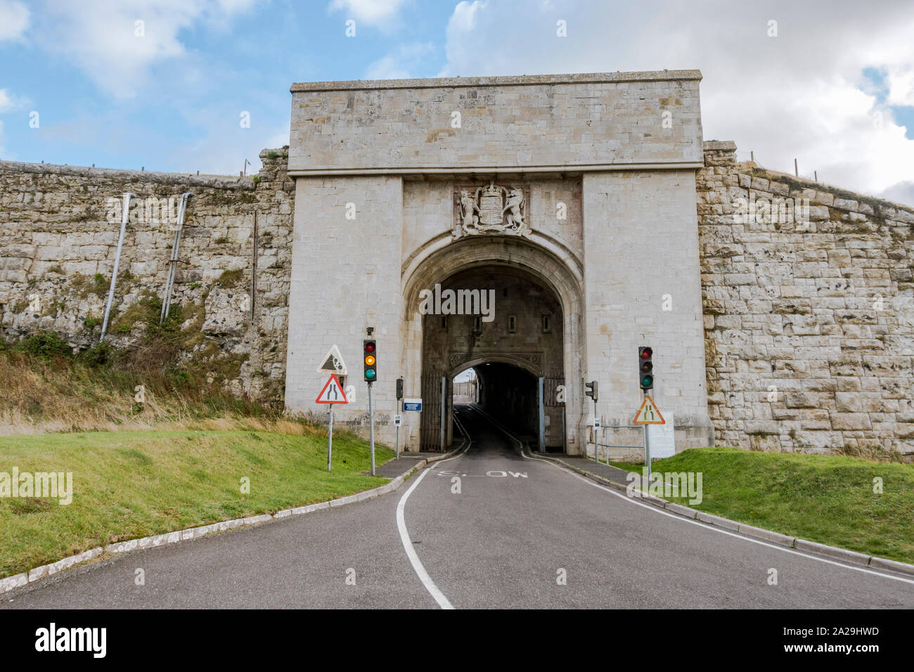 Das Eingangstor zu HMP die Verne Gefängnis auf der Isle of Portland in Dorset, Verne Gefängnis, England. Stockfoto