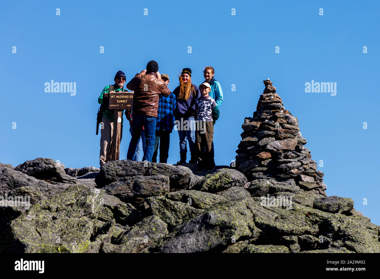 Die Menschen auf dem Gipfel des Mount Washington, New Hampshire, USA Stockfoto