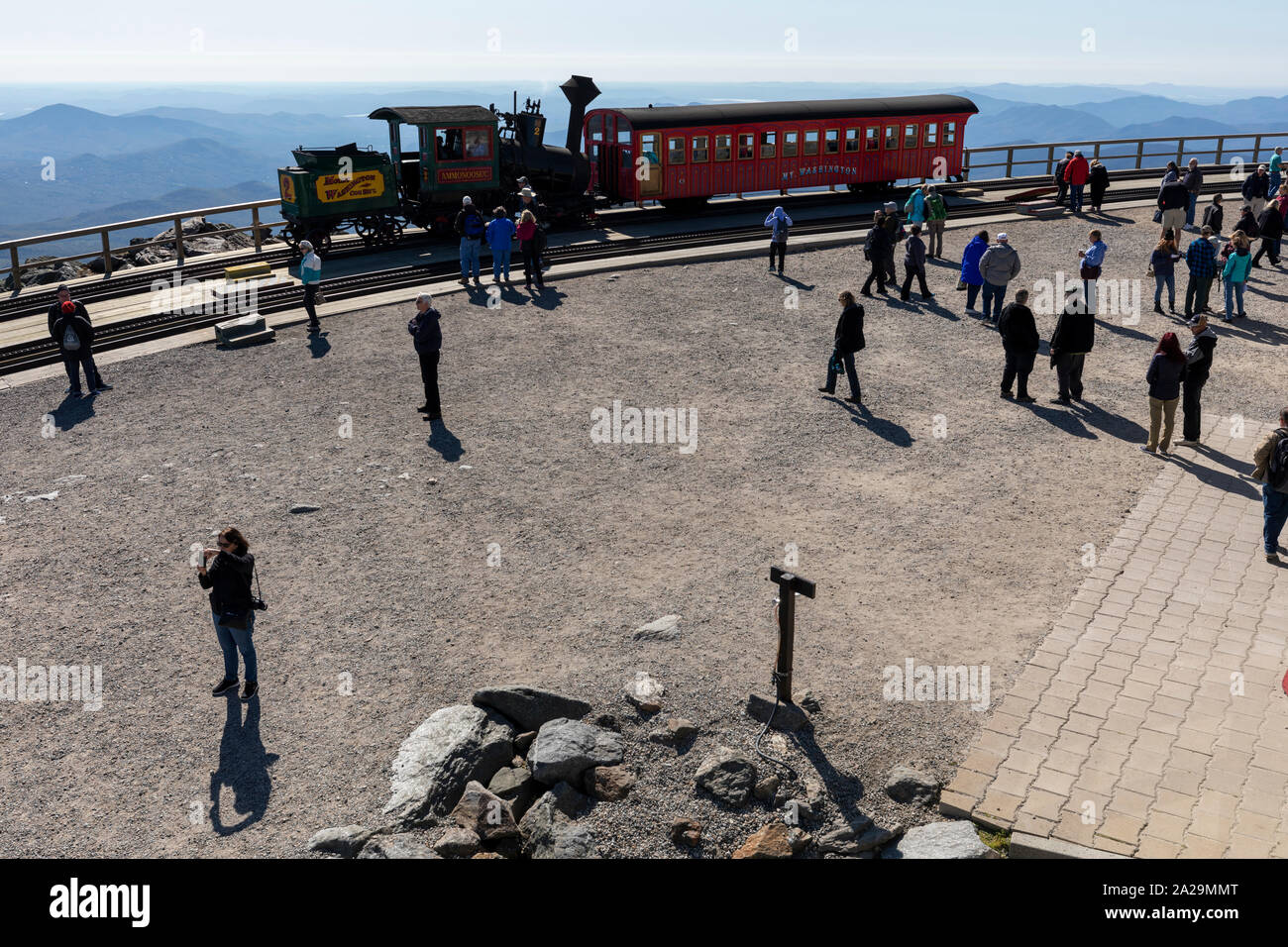 Passagiere, Zahnradbahn auf den Gipfel des Mount Washington, New Hampshire, USA Stockfoto