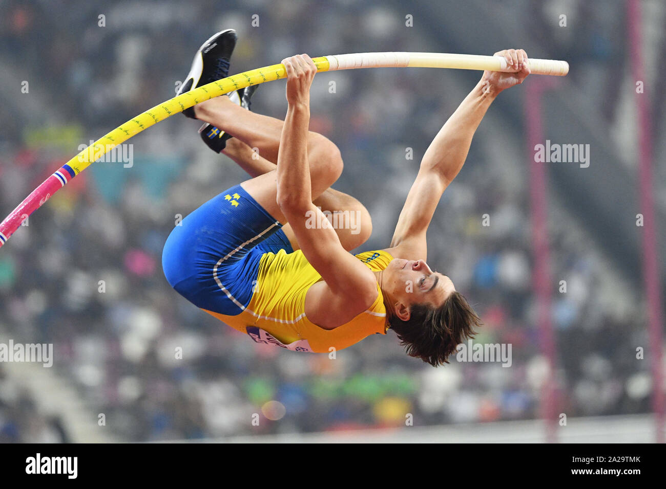 Doha, Katar. Credit: MATSUO. 1. Okt, 2019. Armand Duplantis (SWE) Leichtathletik: Leichtathletik-WM Doha 2019 Männer Stabhochsprung Finale bei Khalifa International Stadium in Doha, Katar. Credit: MATSUO. K/LBA SPORT/Alamy leben Nachrichten Stockfoto