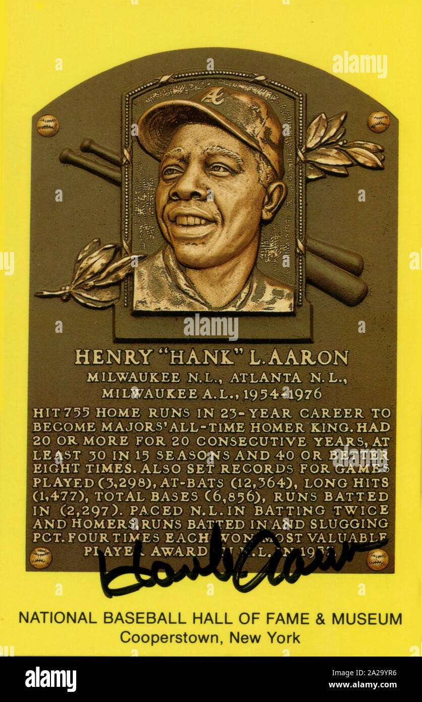 National Baseball Hall of Fame autographierte souvenir Postkarte, die Plaque von Hank Aaron. Stockfoto