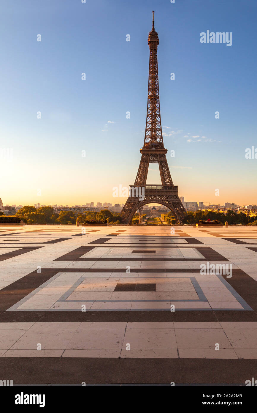 Der Eiffelturm vom Trocadero gesehen Stockfoto