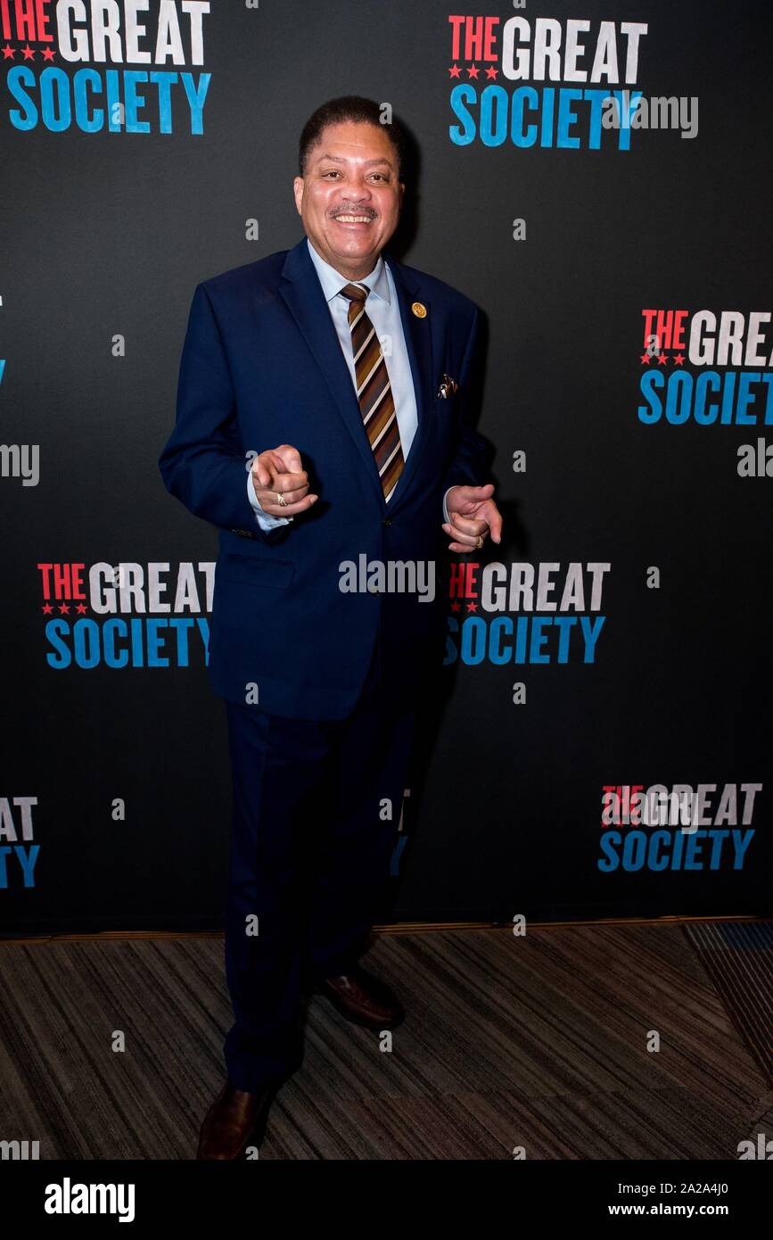 New York, NY, USA. 1. Okt, 2019. Geoffrey Eaton in der Ankunftshalle für die tolle Gesellschaft öffnung Nacht am Broadway, Vivian Beaumont Theater im Lincoln Center, New York, NY, 1. Oktober 2019. Credit: Mark Ashe/Everett Collection/Alamy leben Nachrichten Stockfoto