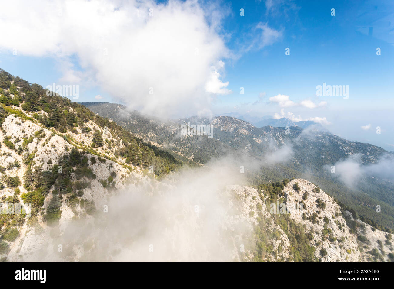 Luftbild des Taurusgebirge von oben Tahtali Berg in der Nähe von Kemer, Antalya, Türkei Stockfoto