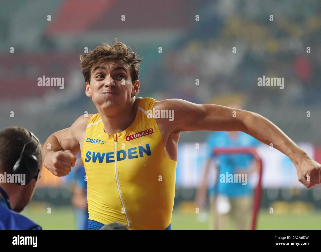 Doha, Katar. 1. Okt, 2019. Den Schweden Armand Duplantis feiert während der Männer Stabhochsprung Finale bei den IAAF Leichtathletik WM 2019 in Doha, Katar, Oktober 1, 2019. Credit: Wang Lili/Xinhua/Alamy leben Nachrichten Stockfoto