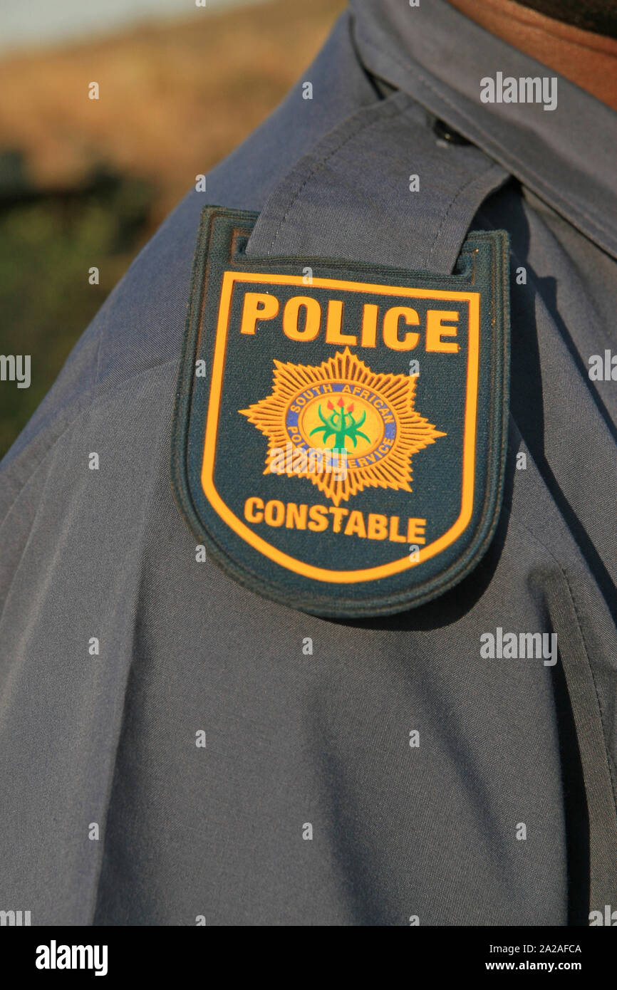 Nahaufnahme der SAPS Polizeioffizier schulter Abzeichen, Schöne Route, Mpumalanga, Südafrika. Stockfoto