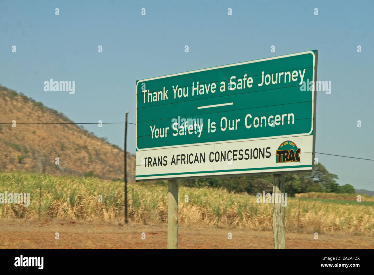 Trans afrikanischen Congressions und Sicherheit im Straßenverkehr Zeichen auf der Autobahn in der Nähe von Nelspruit, Mpumalanga, Südafrika. Stockfoto