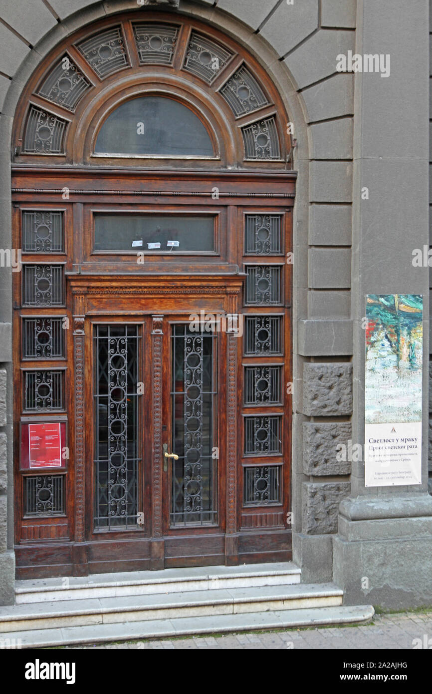Eingang zum National Museum am Platz der Republik/Trg Republike auf Vase Carapica Straße, Belgrad, Serbien. Stockfoto