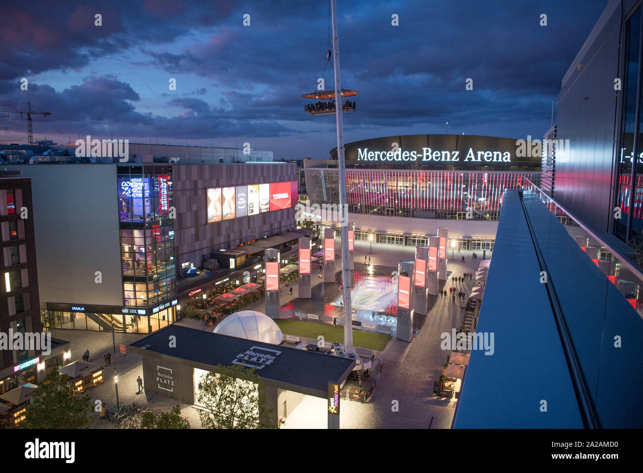 Berlin, Deutschland. 19 Sep, 2019. Ansicht des Mercedes Platz und der Mercedes-Benz Arena von oben. Quelle: Jörg Carstensen/dpa/Alamy leben Nachrichten Stockfoto