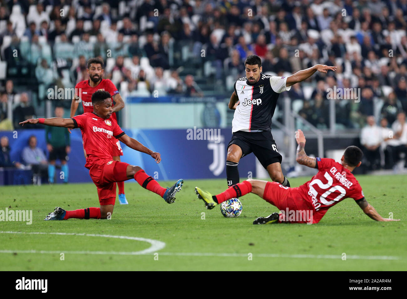 Torino, Italien. 1. Oktober 2019. Uefa Champions League Gruppe D FC Juventus vs Bayer 04 Leverkusen. Sami Khedira von Juventus Turin. Stockfoto