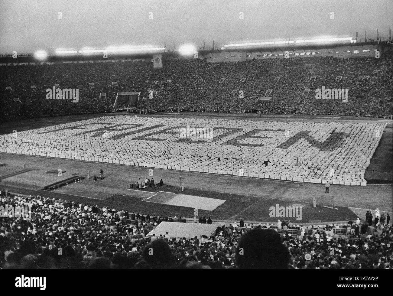 Großkundgebung im Stadion während der World Youth Festival in Moskau. Stockfoto