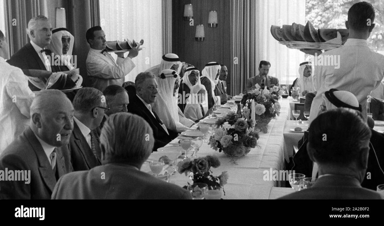 King Saud ibn Abd al-Aziz von Saudi-arabien verbrachte fünf Tage in Freiburg im Jahr 1959. Stockfoto