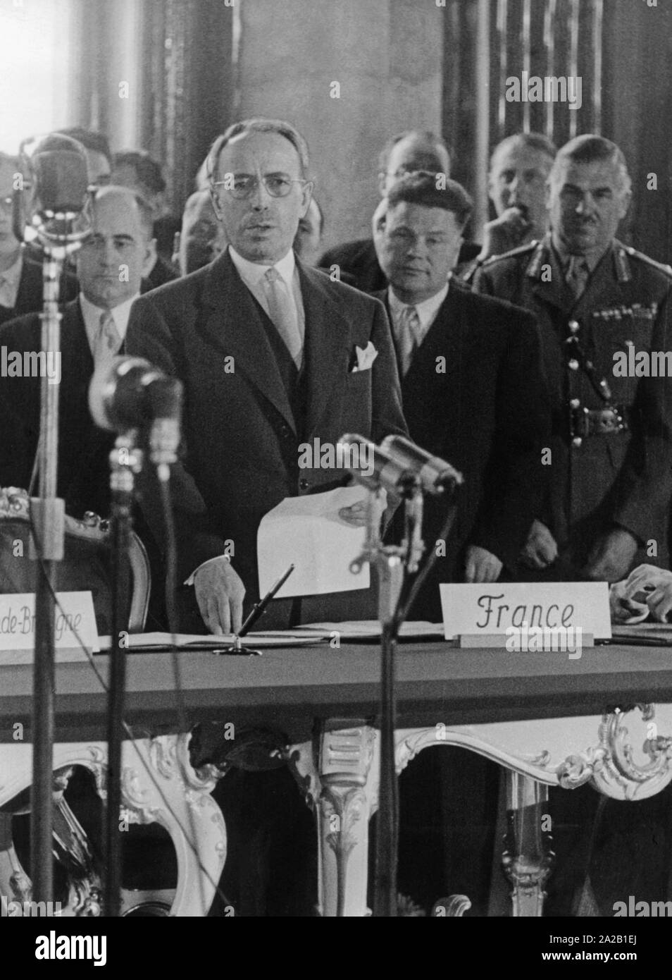 österreichischer staatsvertrag Fotos und Bildmaterial in hoher