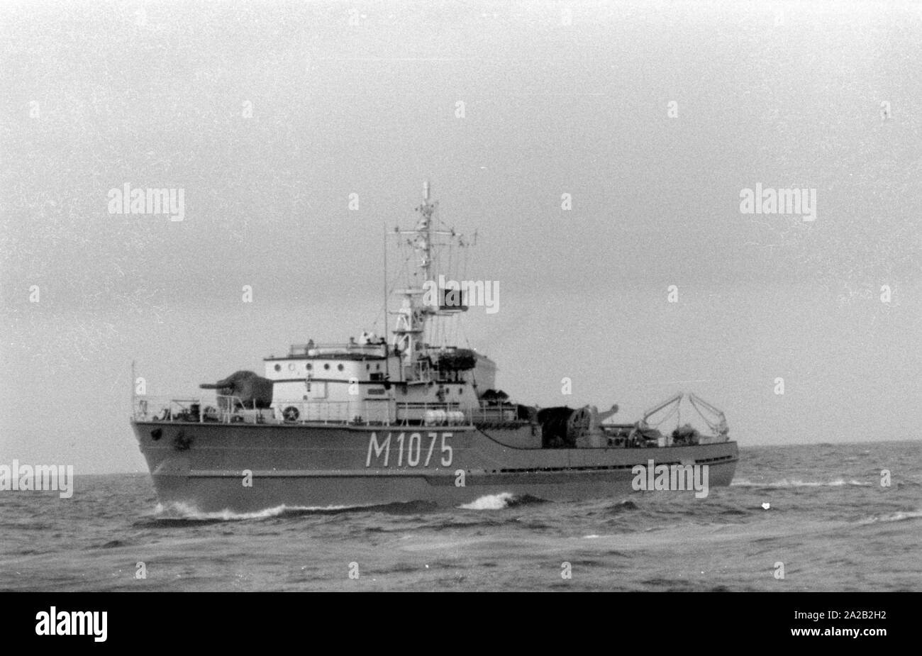 Die lindauer Klasse Coastal minehunter während einer Übung der 6. Minensuchgeschwader (6. Mine fegen Squadron) in der Nordsee. Stockfoto Die lindauer Klasse Coastal minehunter während einer Übung der 6. Minensuchgeschwader (6. Mine fegen Squadron) in der Nordsee. Stockfoto