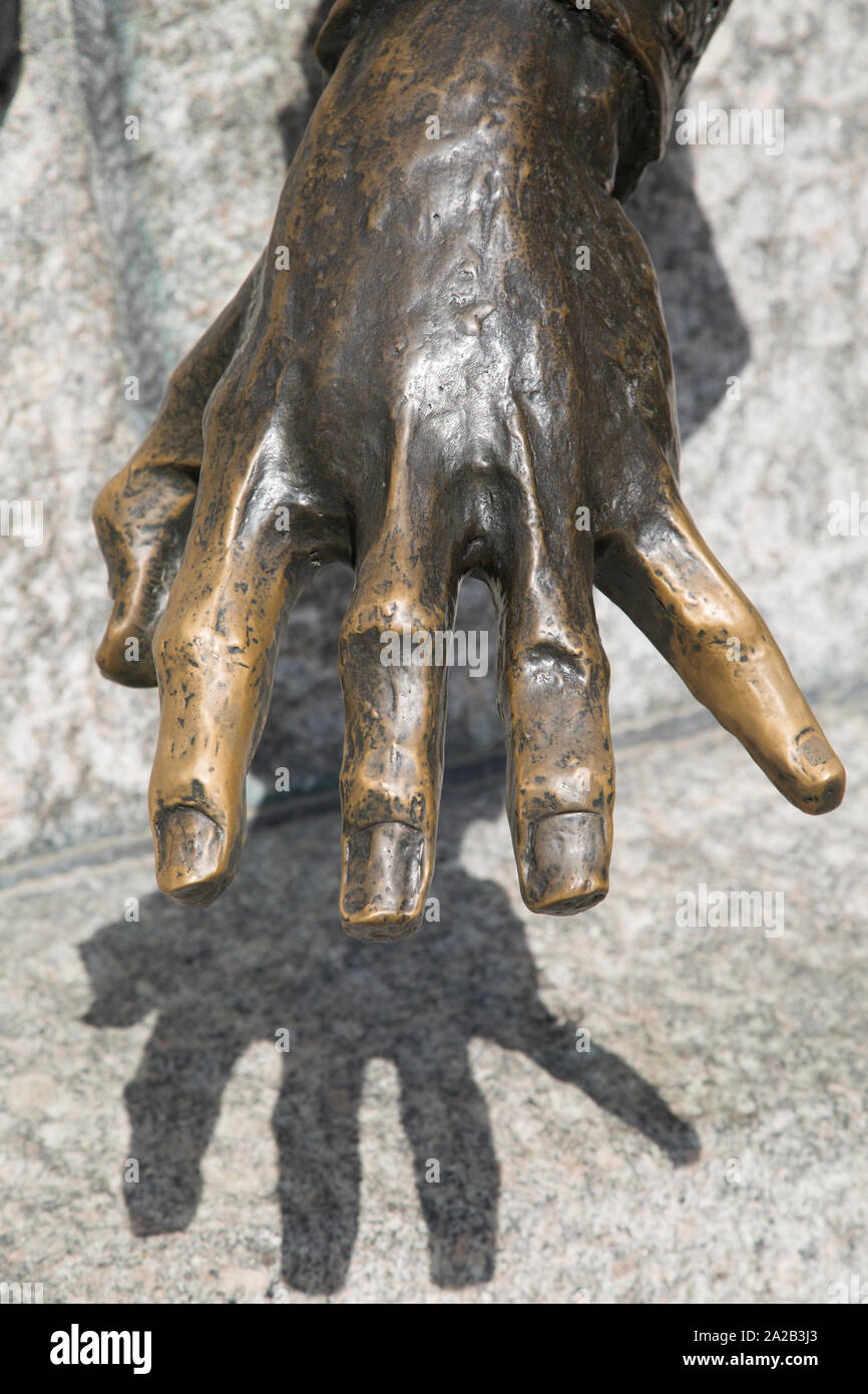 Bronze hand der Erschlagenen Hochmeister des Deutschen Ritter Ulrich von Jun.Grunwald Denkmal, Krakau, Polen Stockfoto