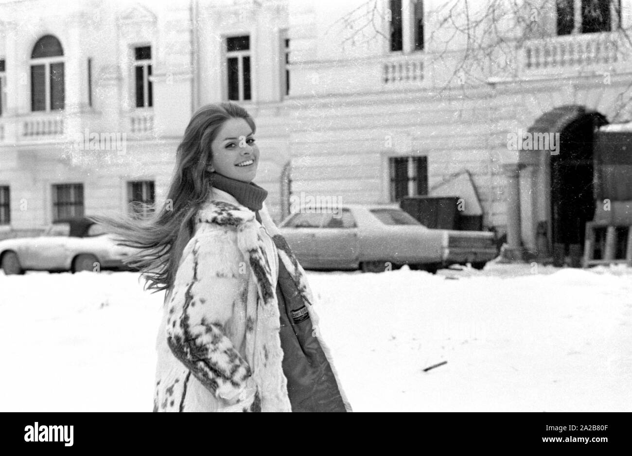 Die Schauspielerin Elisabeth Krogh an einem Fotoshooting (Standort unbekannt, wahrscheinlich während der Dreharbeiten in Österreich). Stockfoto