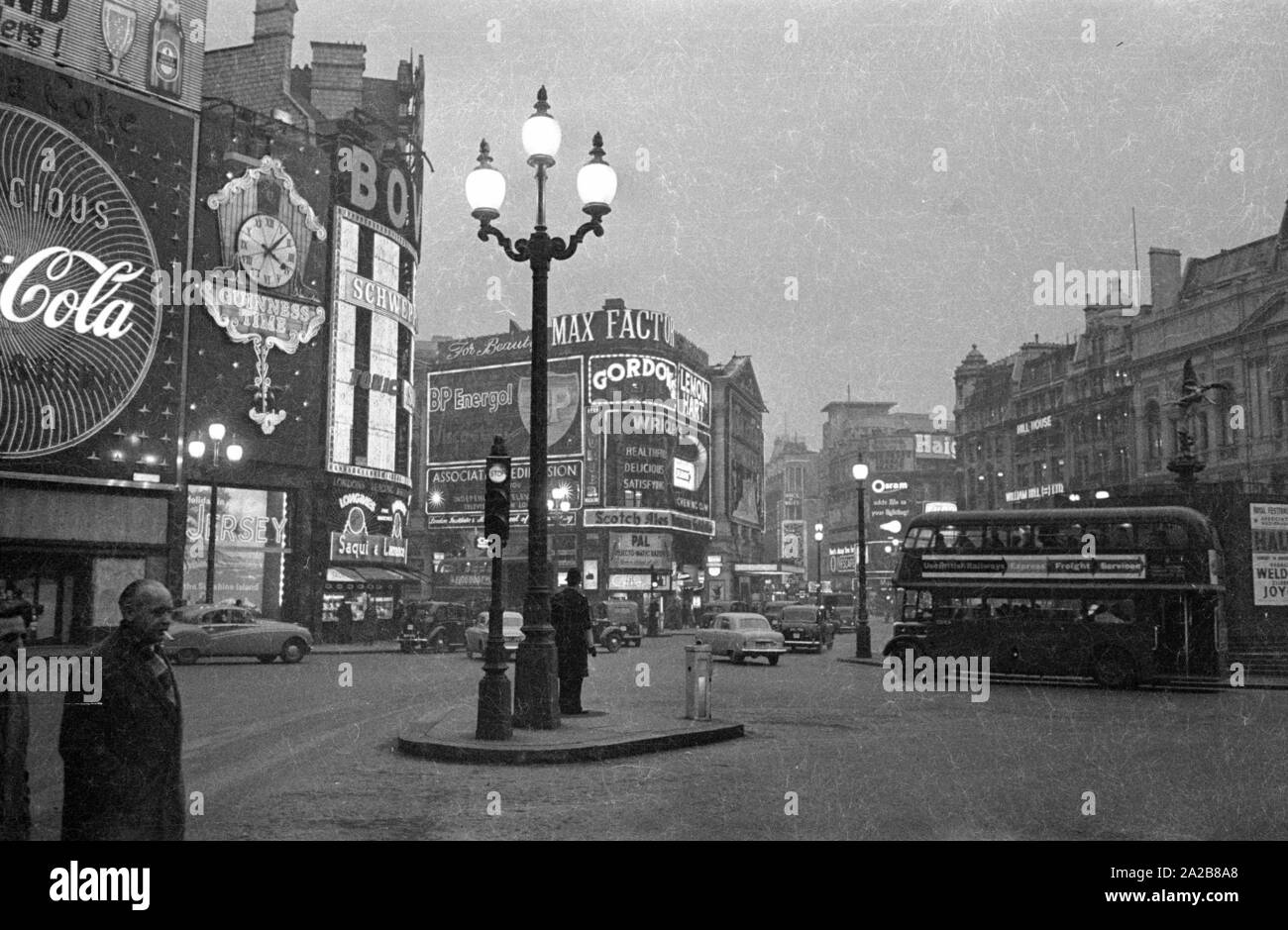 Neon Schild am Piccadilly Circus in London. Stockfoto