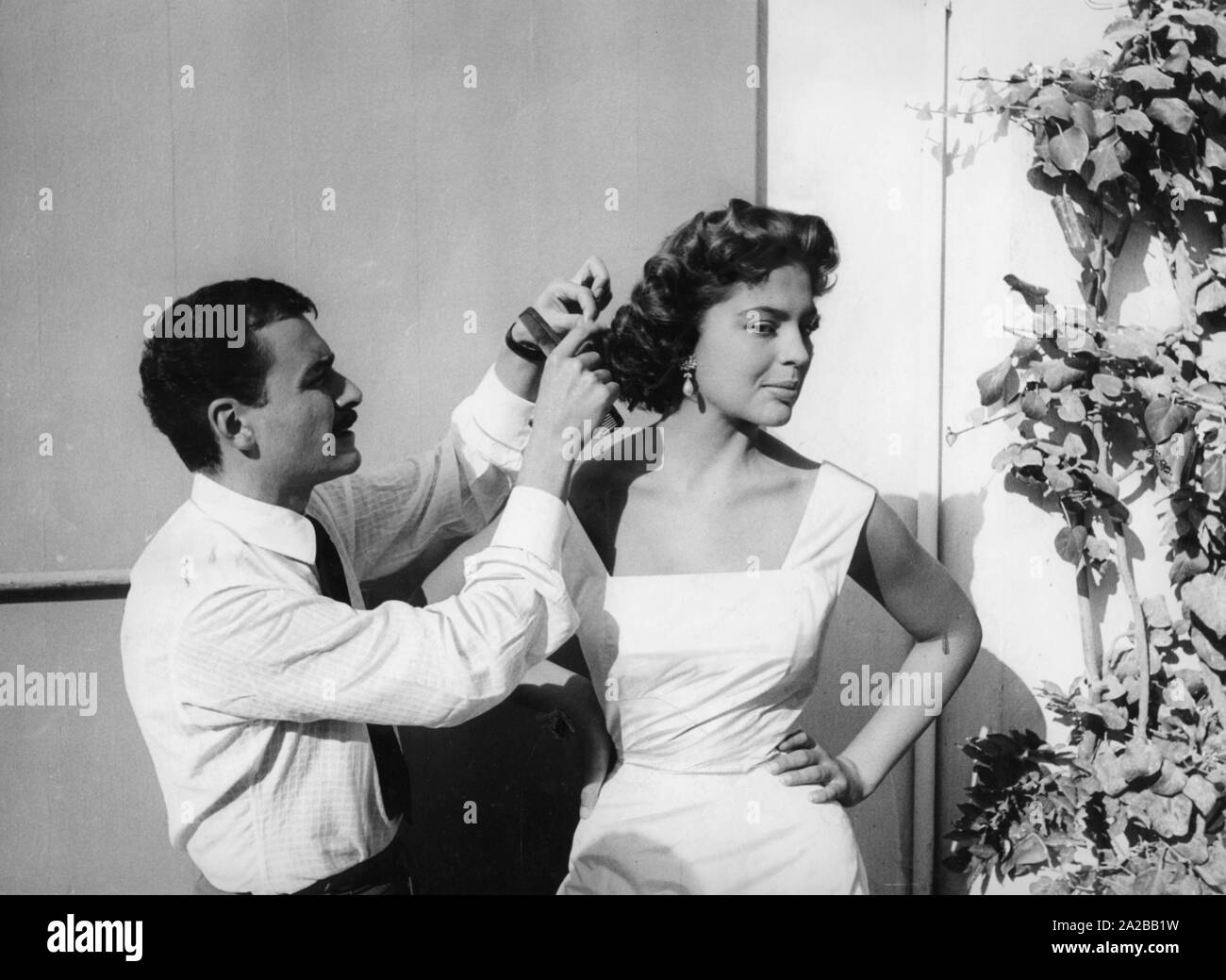 Ira von Fürstenberg ist bei ihrer Hochzeit mit Alfonso von Hohenlohe gestaltet. Stockfoto