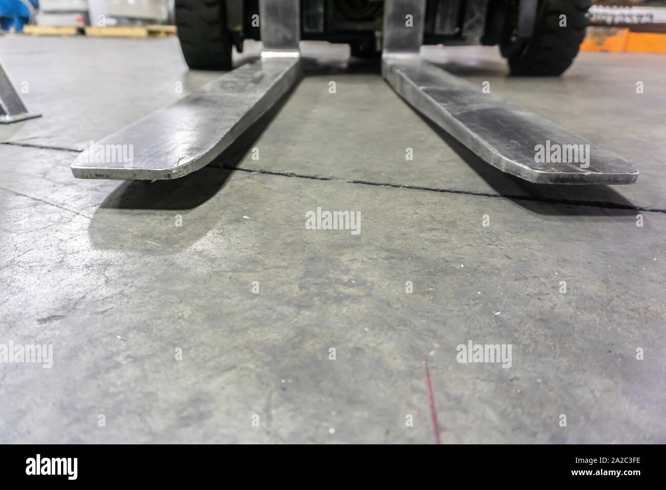 Gabelstapler auf factory Workshop für bewegten Materialien um verwendet Stockfoto