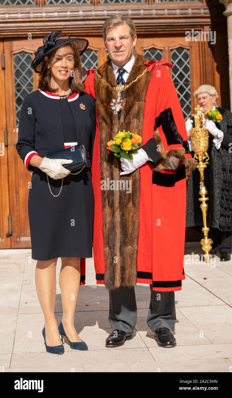 London, GB, 2. Oktober 2019 Wahl der neuen Bürgermeister der Stadt London, William Russell. Abgebildet mit seiner Frau Rachel Credit Ian DavidsonAlamy leben Nachrichten Stockfoto