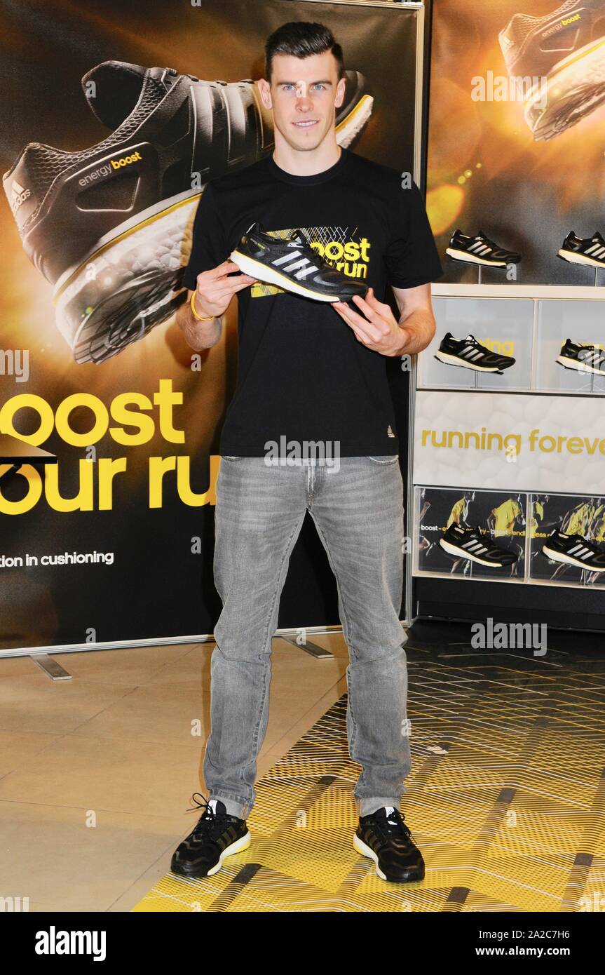 Gareth Bale. Anmeldung für adidas Running Boost Erfahrung, Adidas Shop, Oxford Street, London. Großbritannien Stockfoto