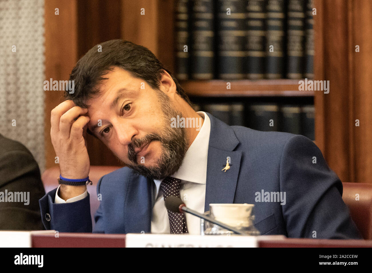 Rom, Italien. 02 Okt, 2019. Liga Leader Matteo Salvini, spricht mit der Presse während der Präsentation der 5xMille Bill dem Polizeieinsatz im Senatssaal Koch in Rom. Credit: SOPA Images Limited/Alamy leben Nachrichten Stockfoto