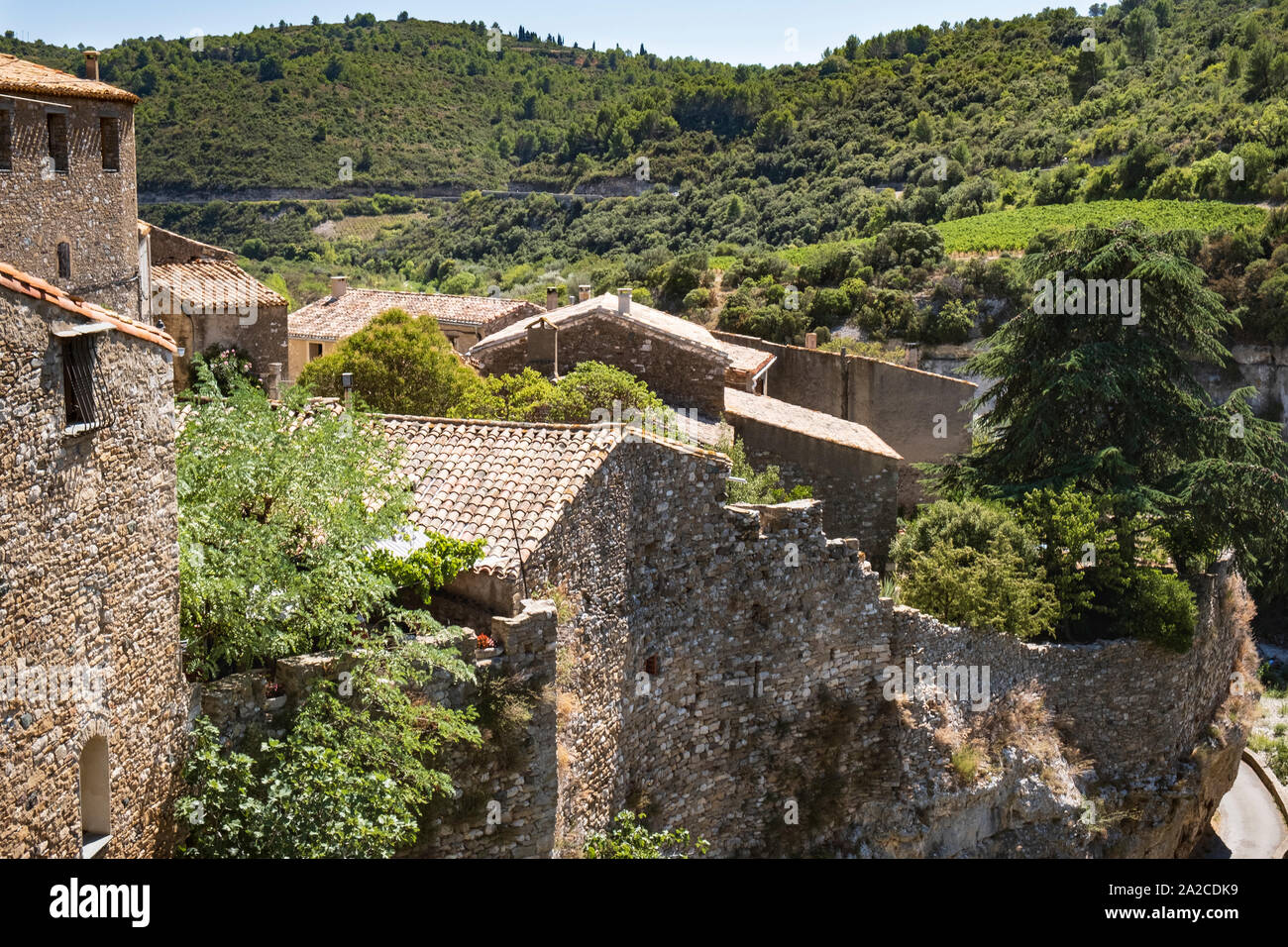Minerve Dorf, eines der "Les Plus beaux villages de France" Ort der Katharer Massaker in 1210, die isolierte Lage des Dorfes auf einem Felsvorsprung mich Stockfoto